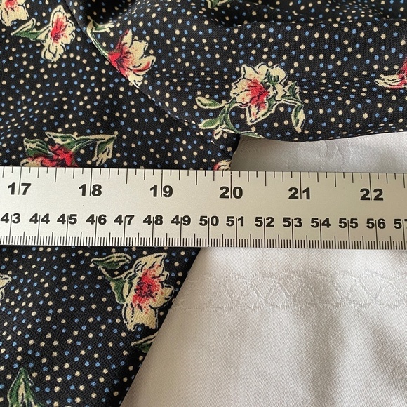 Molly Bracken 3/4 Sleeve Black 1/2‎ Zip Flower Print V-neck Jumpsuit Size Large - Picture 11 of 16